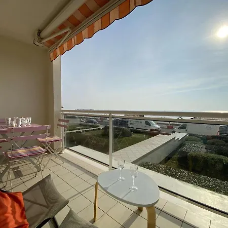 T2 Traversant Face A La Avec Terrasse Et Garage A Pornichet, Proche Casino - Fr-1-245-180 Pornichet