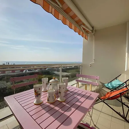 T2 Traversant Face A La Avec Terrasse Et Garage A Pornichet, Proche Casino - Fr-1-245-180 Pornichet