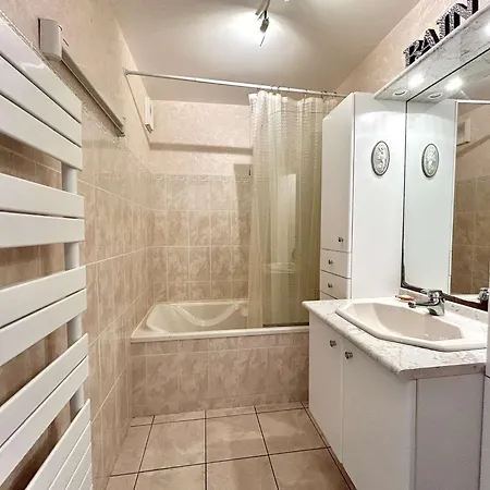 Apartamento T2 Traversant Face A La Avec Terrasse Et Garage A Pornichet, Proche Casino - Fr-1-245-180 *
