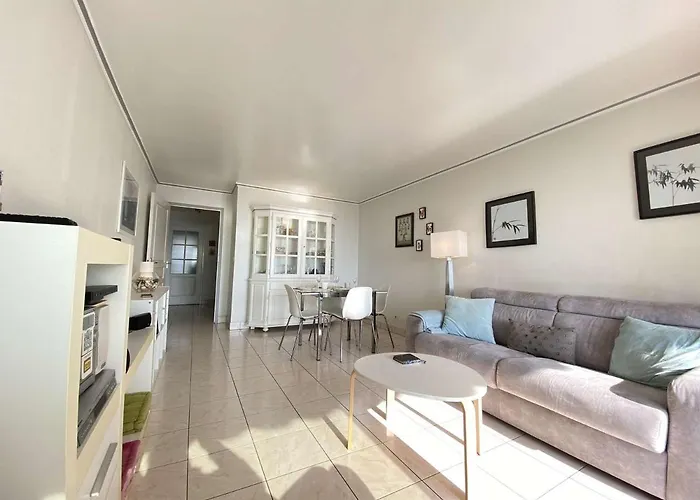 T2 Traversant Face A La Avec Terrasse Et Garage A Pornichet, Proche Casino - Fr-1-245-180 * Pornichet