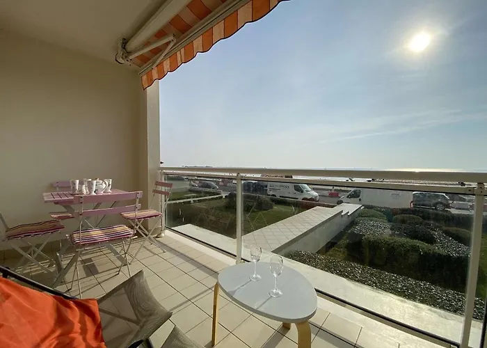 T2 Traversant Face A La Avec Terrasse Et Garage A Pornichet, Proche Casino - Fr-1-245-180 Pornichet