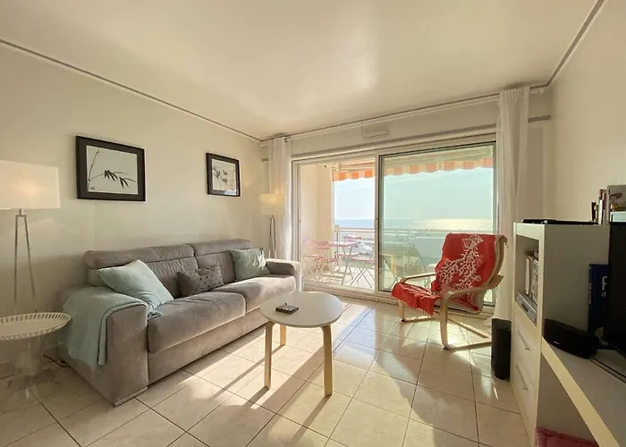 T2 Traversant Face A La Avec Terrasse Et Garage A Pornichet, Proche Casino - Fr-1-245-180 * Pornichet