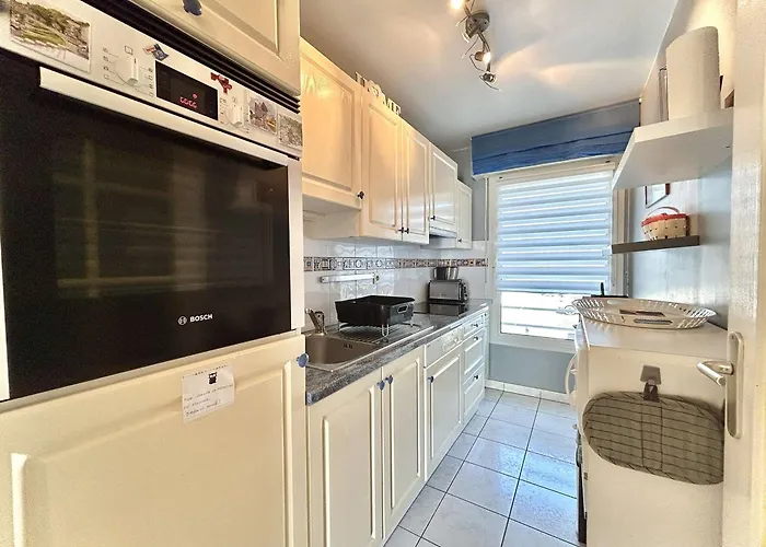 T2 Traversant Face A La Avec Terrasse Et Garage A Pornichet, Proche Casino - Fr-1-245-180 Apartment